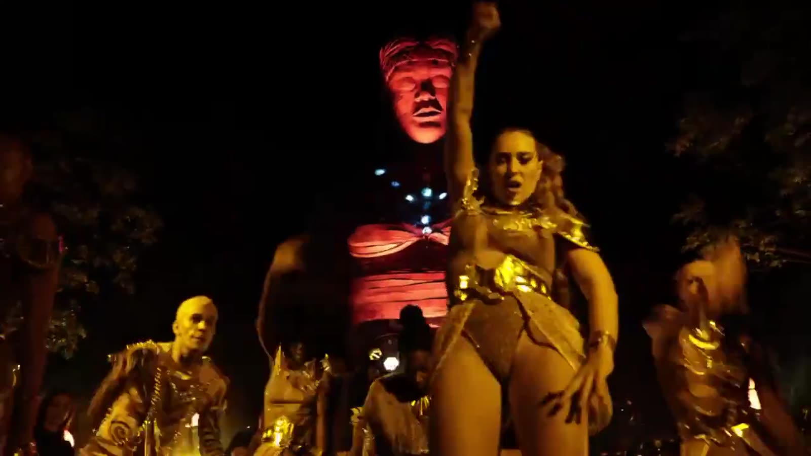 NOEMA · Costume